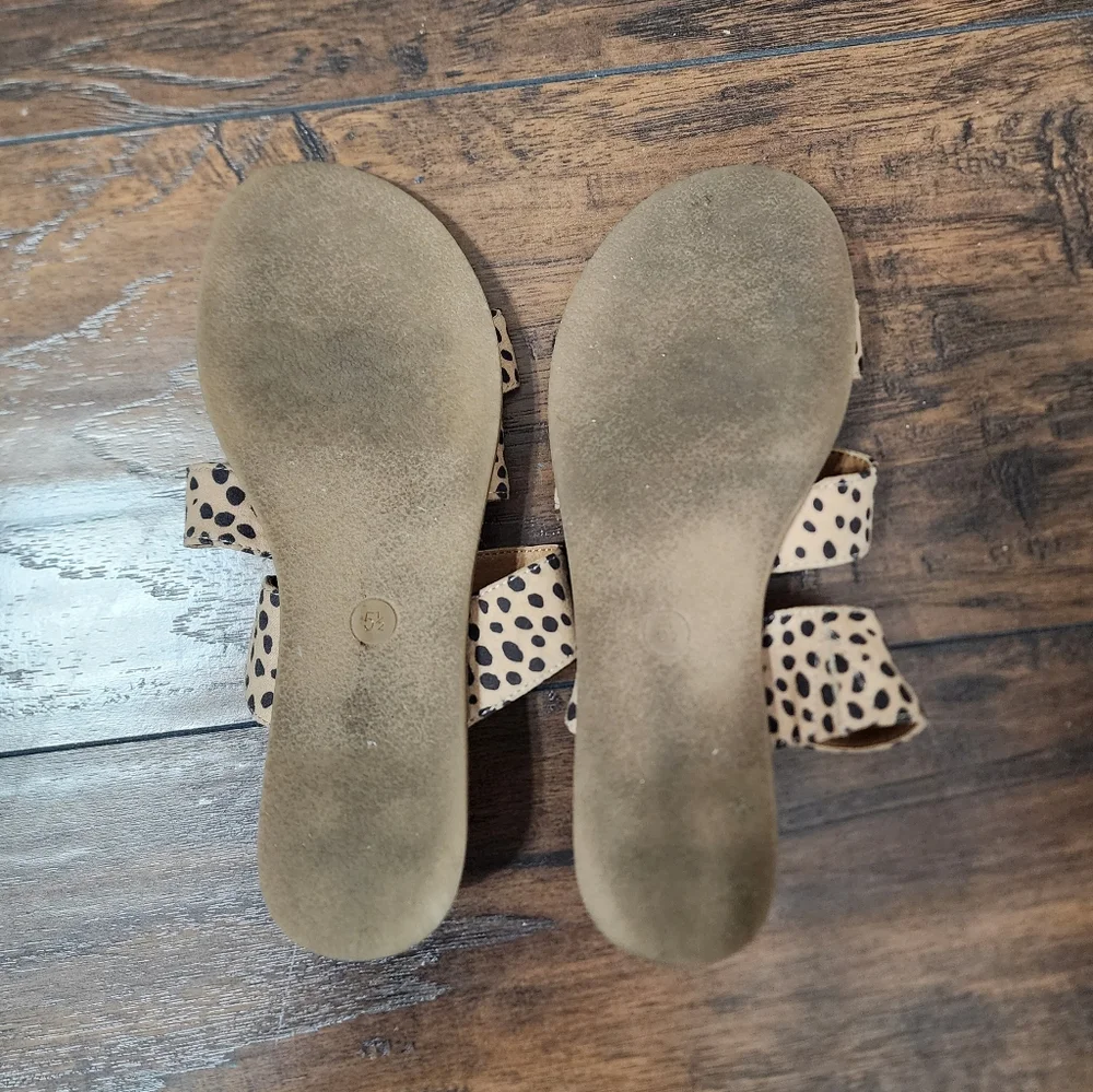 Universal Thread Leopard Print Sandals - Picture 4 of 4